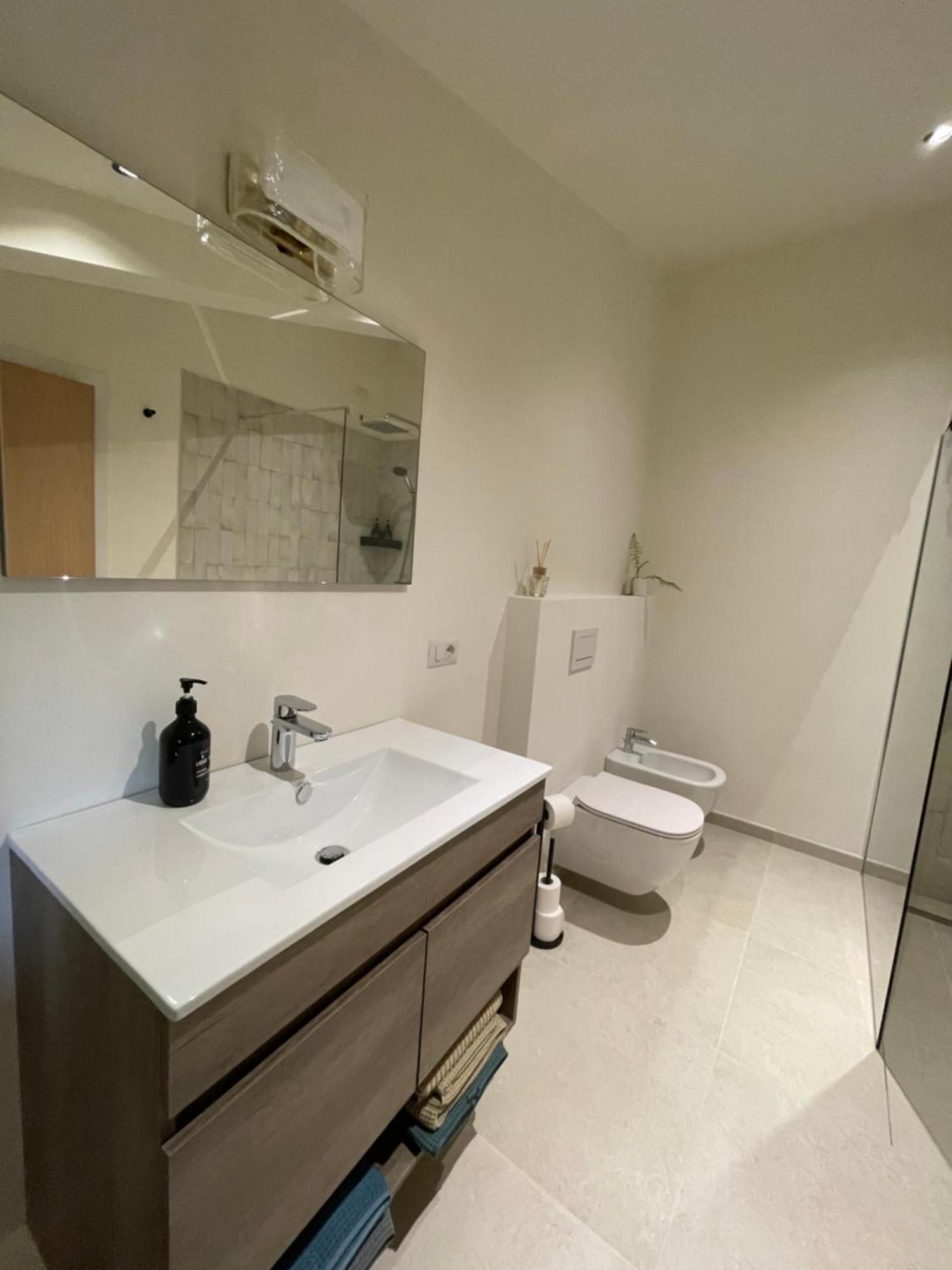 Civenna Villa D'Alba Guest House מראה חיצוני תמונה