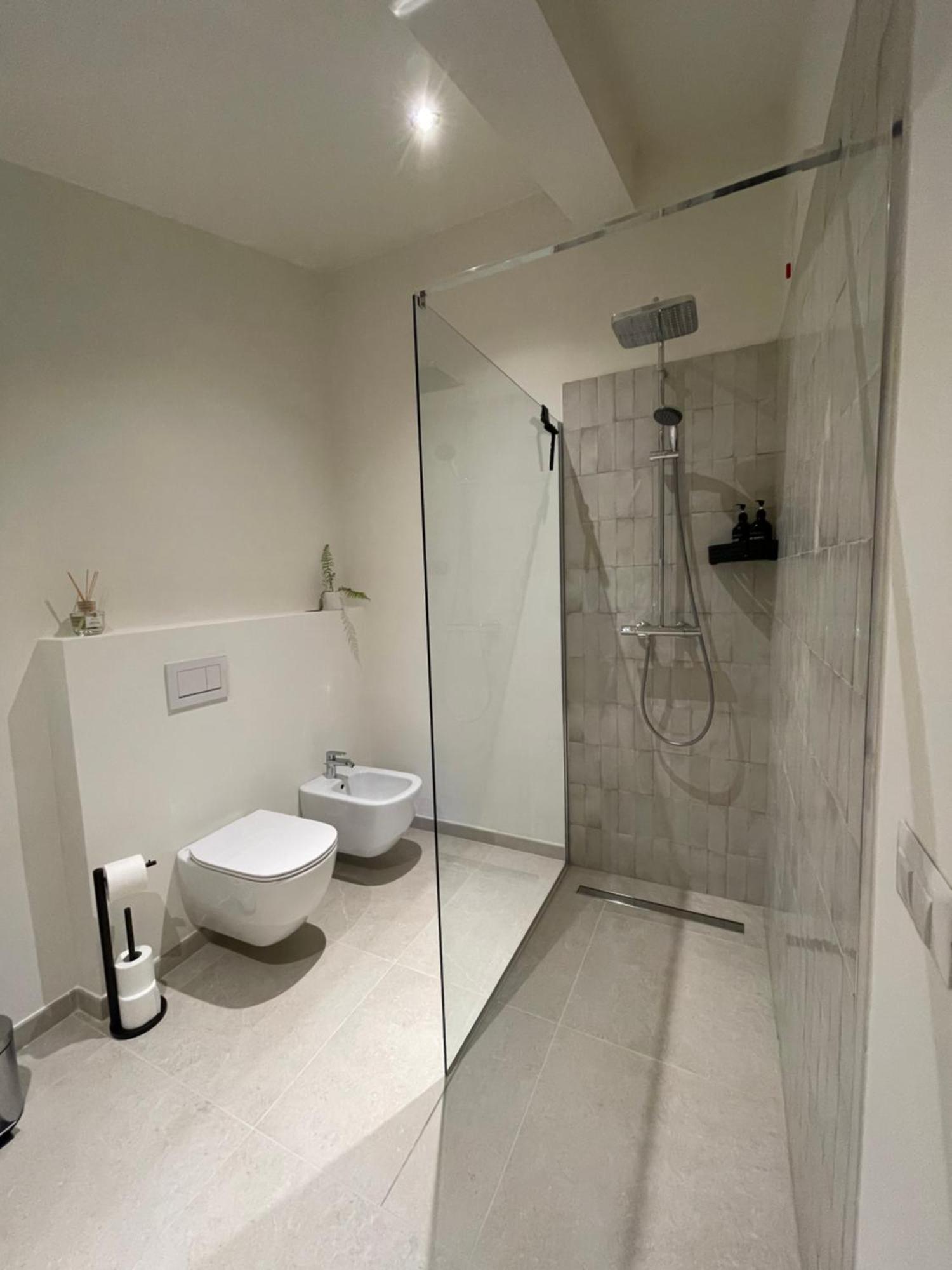 Civenna Villa D'Alba Guest House מראה חיצוני תמונה