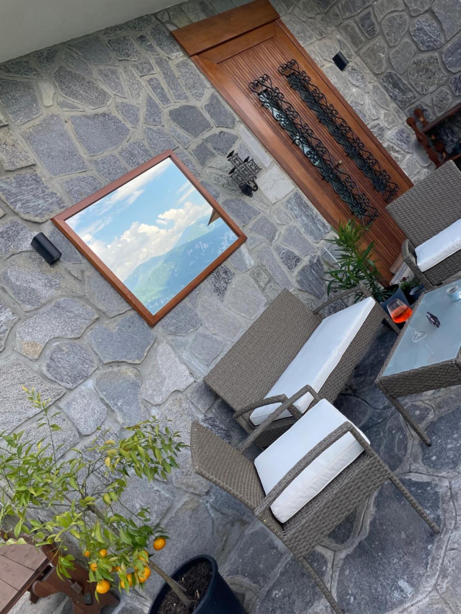 Civenna Villa D'Alba Guest House מראה חיצוני תמונה