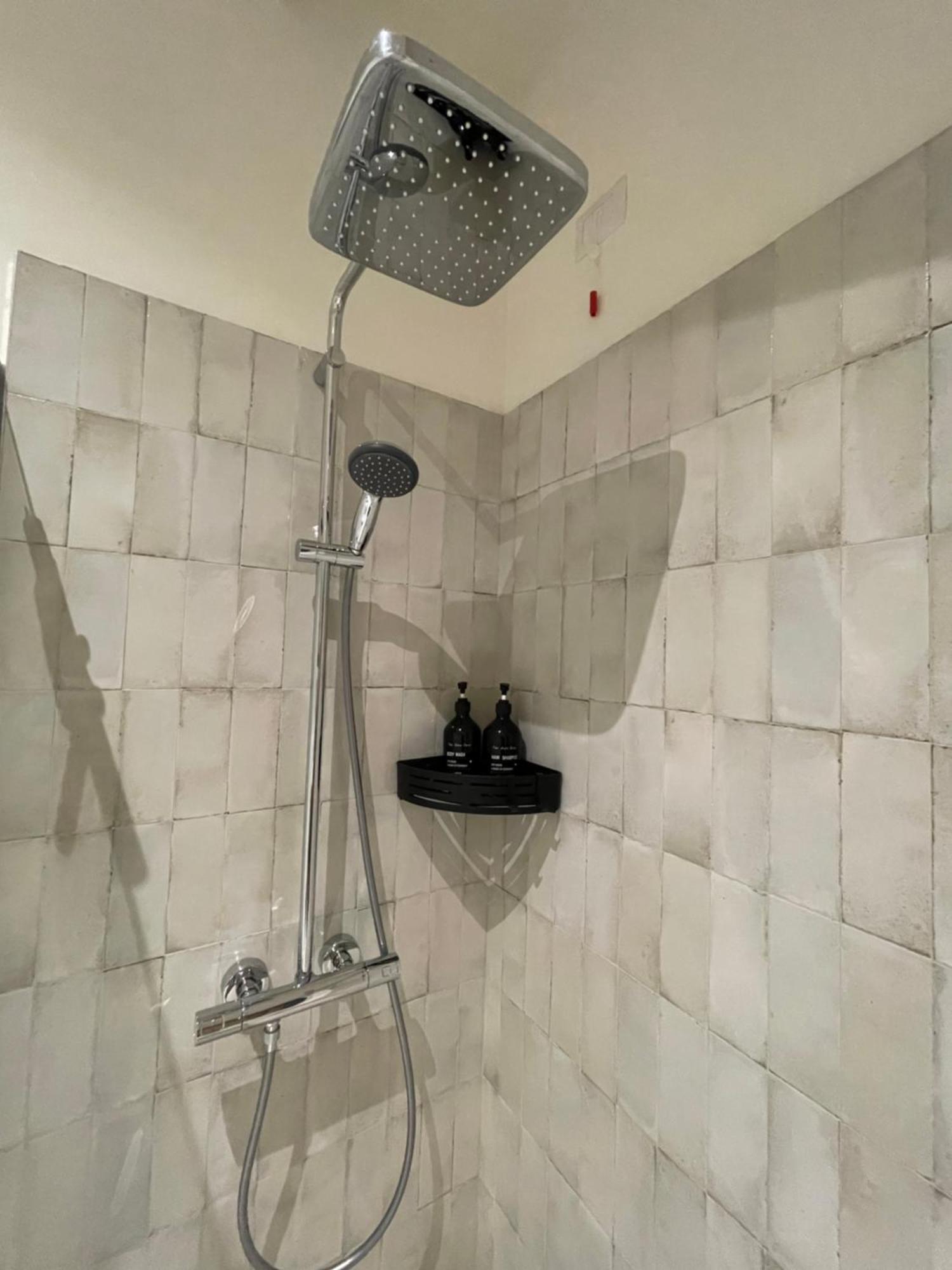 Civenna Villa D'Alba Guest House מראה חיצוני תמונה